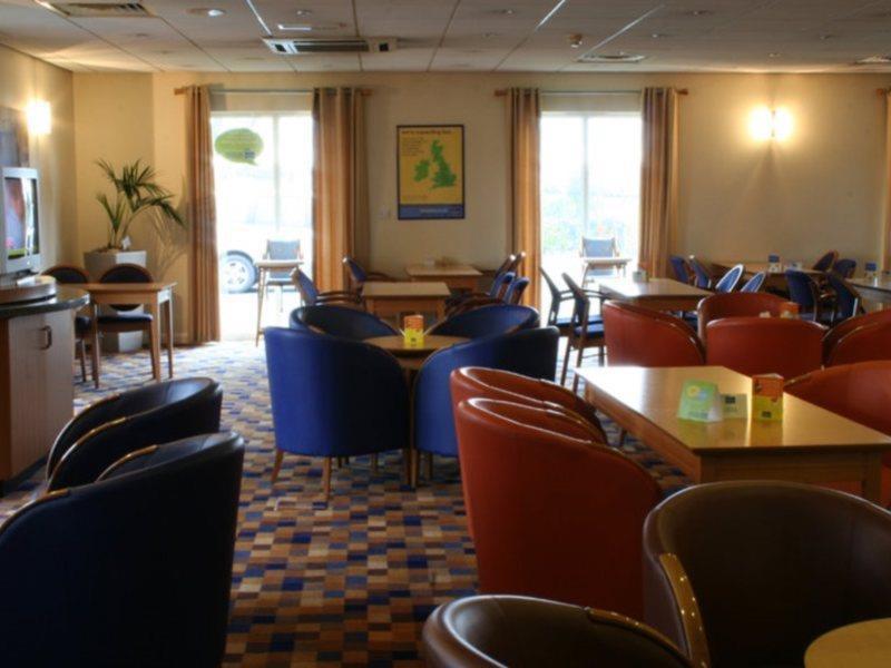 Holiday Inn Express Manchester East, An Ihg Hotel Restaurante foto